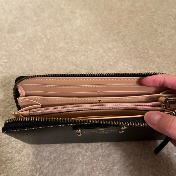 Kate Spade continental wallet - Picture 3 of 3